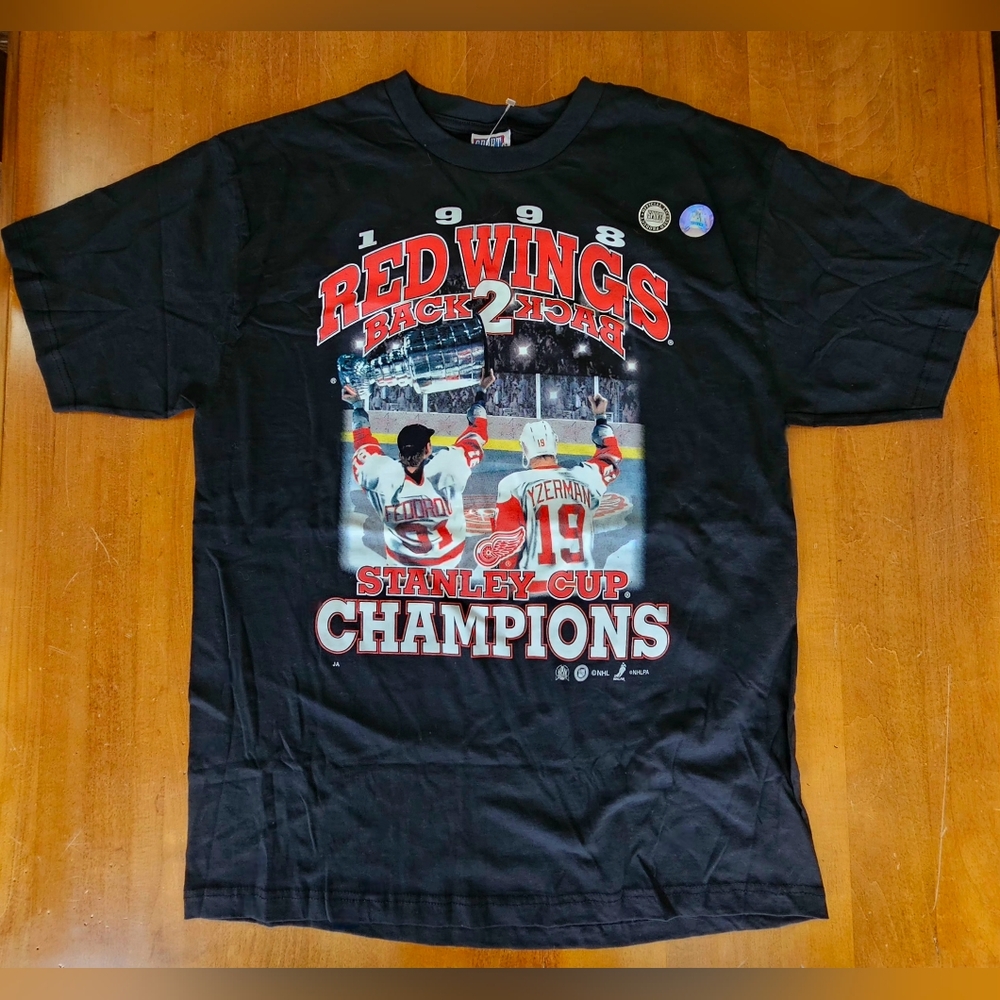 Vintage 1998 Detroit Red Wings Back To Back Stanley Cup Champions T-Shirt